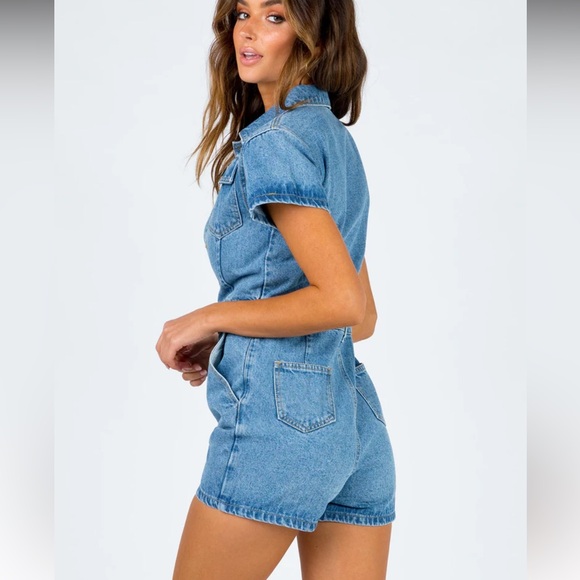 Stylish Blue Denim Romper ✨ Princess Polly ✨ - Picture 3 of 6